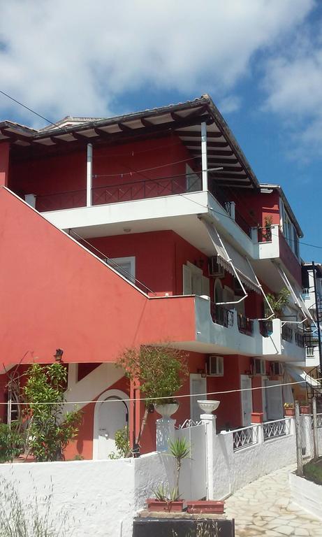 Loula'S Apartments Gouvia Exterior foto